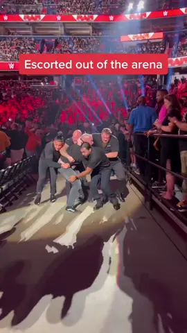#DexterLumis jumped the barricade and was forcefully removed from the arena on #WWERaw