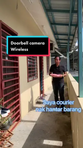Pergh dasyat Doorbell siap ada camera 😍😍😍  Biasa harga mahal ohh.. tapi yang ni leh pasang sendiri jer🤭 Nah cepat2 grab.. tak perlu susah2 sambung wayar ke apa taw🤭 Letak je kat depan pintu atau mana2 yang kita nak lekat je. Senang pasni siapa tekan loceng kita tengok dulu, jangan suka-suka buka pintu taw. Bahaya😰 #doorbellcamera #doorbell #doorbellkamera #racun #security