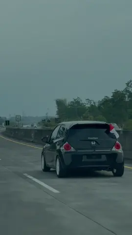 Morning Run , Selamat Hari Kemerdekaan Indonesia ke-77 🇮🇩 #MenjadiIndonesia #serunyaindonesia #menjadiindonesia #dirgahayuindonesia77 #17agustus #malang #fyp #fypシ #jazzcarstyle #hondabrio #carsoftiktok #baperpulangsaja 