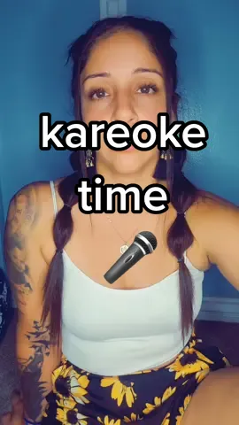 en mi otra vida creo que fui cantante😬🤣 #fyp #romanticona #kareoke #inmyfeelings  #foryou