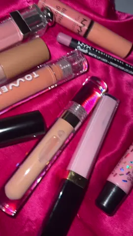 Comment You Guys Fave Lip Combo💞🤎 #fyp #fypシ #lipcombo #lipcombodarkskin #blackgirltiktok #blackgirlluxury #beautytiktok 