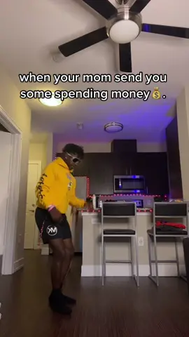 moms be coming in clutch😂 #fypシ 