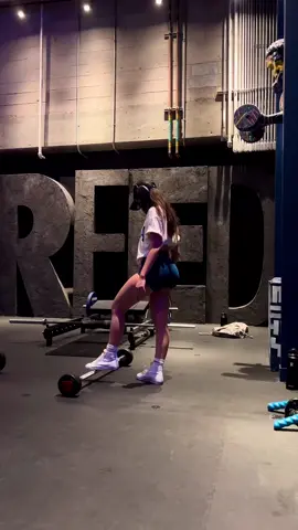 legs are shaking | @Bloom Nutrition