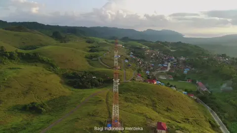 This is Buton Island.Pulau dengan sumber daya Alam yang sangat melimpah, pulau yang memiliki benteng terluas didunia, pulau dengan pembangunan infrastruktur yang merata sampai kepelosok daerah.Dengan #digitalbisa aku #jelajahlangitindonesia untuk kita semua dapat menikmati keindahan ini melalui media gadget.Lokasi📍:1.Pelabuhan murhum2.Bukit rongi3.Padang savana4.Ngkaring-karing5.Benteng Keraton Buton6.Bukit wantiro7.Wabula8.Topa9.Pantai nirwana
