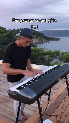 Let me know if it works 😏 #piano #romanticpiano #pianocover #richardmarx #rightherewaiting #rightherewaitingrichardmarx #rooftop #seaview 
