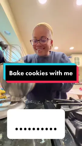 Y’all please ignore the mess 🙃 #fyp #BakeWithMe 