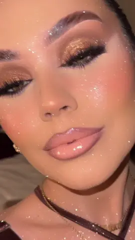 Replying to @_Lsarsena 100 LAYERS OF GLITTER. I’m lost for words 🤡✨ #fyp #mua