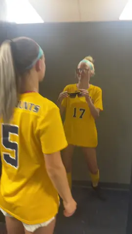 You know what time it is #fyp #foryoupage 💛⚽️