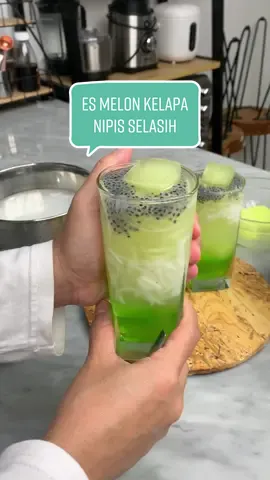 Bikin minuman seger pake alat yang praktis banget! #ecoco #cetakanesbatu #parutanbuah #parutansayur #esbuahseger #fyp 
