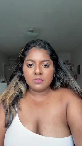 Iphone broken screen prank 😂😂🤣🤣 #fyp #foryoupage #prank #deaf #deaftiktok #deafcommunity #signlanguage #funny #funnyvideos #fun #viral 