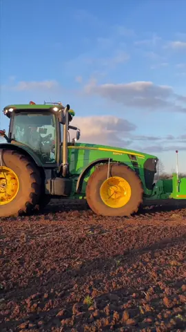 Mehr geht nicht😈💀🔥 John Deere 8345R Straight Pipe🙋‍♂️ #johndeere #johnderrepower #hirschpower #johndeere8r #8345r #johndeere8345R #köckerling #köckerlingvector #köckerlingquatro #straightpipe #johndeeresound 