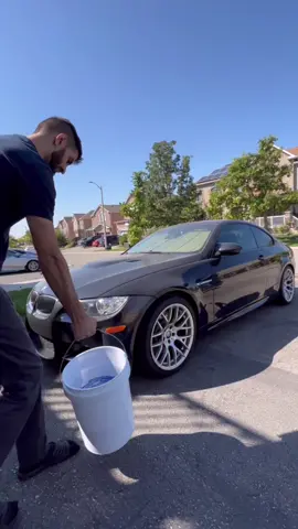 How I wash my cars #detailing #carguys #foamcannon #SmallBusiness #smallbusinesscheck #twobucketmethod 