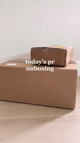 i can’t wait to test all of this out🥹 a tryon haul of all the ae stuff is already posted! #prunboxing #communitysixtysix #americaneagle #clothesunboxing #fallfits #newskincare #skincare #skincareunboxing #birks #aestheticunboxing #birkenstocks #unboxingbirkenstock