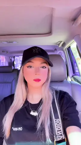 🙇🏼‍♀️