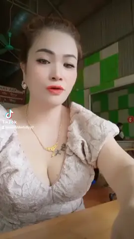e chào cả nhà yêu. cả nhà quên e rồi ❤️❤️🌹🌹🤷👍
