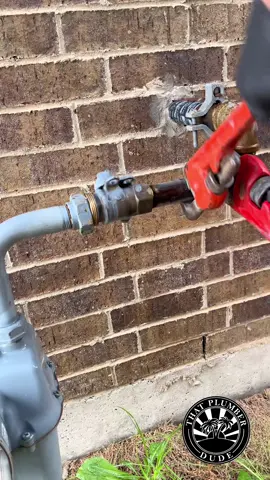 Replaced this section of gas pipe. Used the tried & true @RIDGID Tools pipe wrenches. Sealed up the joints with @Oatey Co. MegaLoc & Pro Dope. #ridgidtools #shareoatey  If you LIKE the content, please like & share! 👊🏼  FOLLOW ➡️ @that.plumber.dude for the daily plumbing hustle! 🤙🏼  #serviceplumber #positivevibes #bluecollar #servicetech #thisiswhatwedo #dirtyhandscleanmoney #christintrades #plumbing #plumber #tradesmen #apprentice #plumbersofinstagram #vanlife #vansoffthewall #vansoriginal