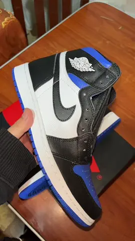 Jordan 1 High Royal Toe 💙 #jordan #sneakers #fashion #style #streetwear #streetwearperu #peru #zapatillas #nike #fyp #parati #fypシ #sneakerhead