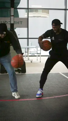 Billy gets a basketball masterclass from Melbourne United recruit Rayjon Tucker ahead of his interview with Shaq ⛹️‍♂️ #fyp #rushhour #jbandbilly