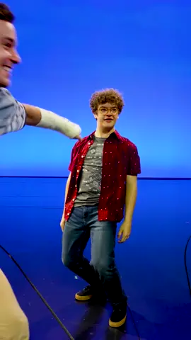 Hey hey hey hey! It’s the handshake for us tho. #dearevanhansen #broadway #musicals #evanhansen #theater #gatenmatarazzo #sincerelyme