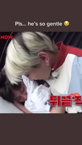 His gentleness with #jongho is absolutely precious! #hongjoong #ateez #atiny #atinyateez