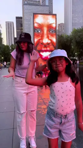 Las Amandas en Chicago 😌🏙 🎥: @kidohx #7elevengirl #miliniumpark #amandabailaconlabanda🕺 #chicago 