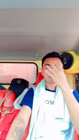 Seasik apapun akan asing pada waktunya.. 🙃