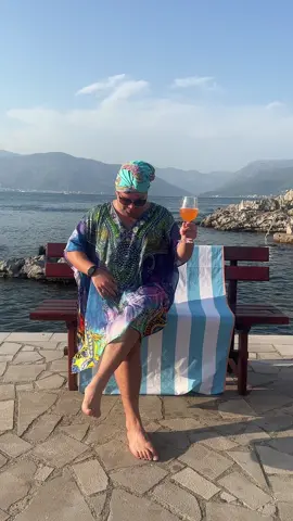 Introducing the newest ABBA tribute🕺🏽 #fyp #abba #angleeyes #holiday