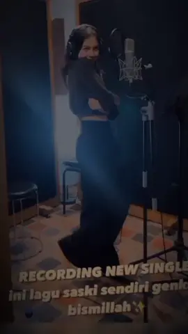 Bismillah lancar ya cantik recording new single nya 🥰 #saskiachadwick #fyp