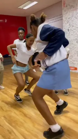 They did is again at Babyface Womdantso x at The Lil Dancer Anele and Banyana ba Mdanso 🔥🔥🔥🔥🔥💯  #siyavumachallenge #yebomalumechallenge 