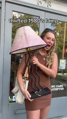 Thrifting becomes a sport when me and @Allison Lewis are together!!! 🤩 #vintage #vintagefinds #antique #antiqueshopping #eighties #1980s #lamp #tablelamp #thrift #thrifted #thriftedfinds #thriftedhome 