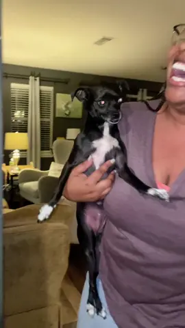 Why was she posing like that?! 🤣🤣🤣  