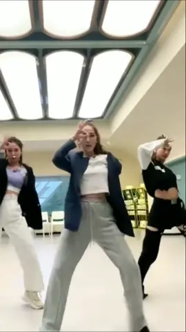 Damn she still got the groove #jessica #jessicajung #sisterwhomakeswaves #mangotv #hunantv #fyp #cpop #kpop #kpopfyp #okay #by  #jacksonwang #2ndgenkpop