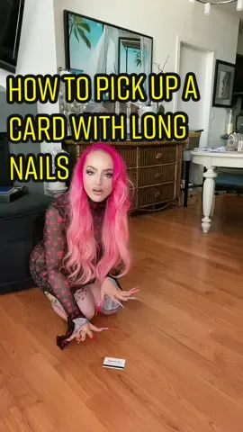 #stitch with @🥡🥢 how to pick up a card with long nails 💅🏻 #vialsss #alwaysprotectthenails #tutorial #longnails #longnailsproblems #nailtutorial #howto #LifeHack #nailedit #longnailproblems 