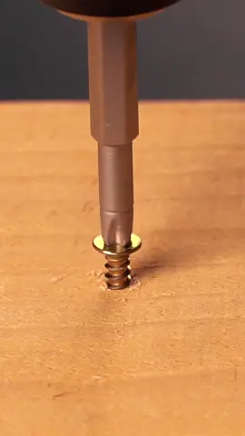 The best way to drive wood screws! ✔️ #hack #LearnOnTikTok #fyp