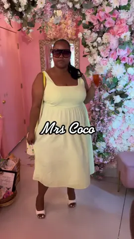 Mrs Coco gets five stars for aesthetics but two for food! #girlslovebrunch #aesthicallypleasing #mrscoco #mrscocolasvegas #brunchtok #brunchwiththegirls