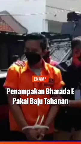 BHARADA E PAKAI BAJU ORANYE DI RUMAH FERDY SAMBO #liputan6 #bharadae #ferdysambo #pakaibajuorange #brigadirj #rekontruksi #polisitembakpolisi