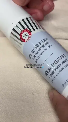 a new favorite of mine at the moment @firstaidbeauty :) #firstaidbeautygiftedme @sephora  #firstaidbeauty #octolyfamily #hyaluronicserum #dryskinfaves #stayhydrated 