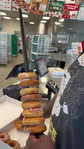 Donut Witch #vankarma #dotzshow #donut #doughnut #krispykreme