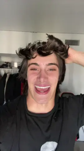 I DONT WANNA FALL IN LOVEEEE