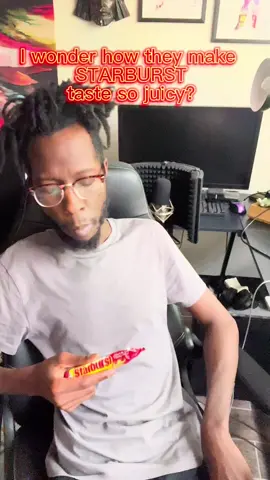 #sponsored Please beam my track asking “How do they make Starburst taste so juicy” into the universe. I know these aliens got some answers👀🛸 #BeamItUpStarburst @starburst