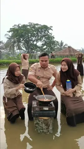 Jejak misterius ini ternyata enak dibikin Ceker merecon Dinosaurus teman-teman #GakDinginTetepSeger 