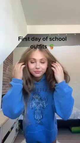 A bit of background change ☘️ #firstdayofschooloutfit #backtoschooloutfit #outfit #outfitideas #fitinspo #streetwear #baggyclothes #fyp #foryou
