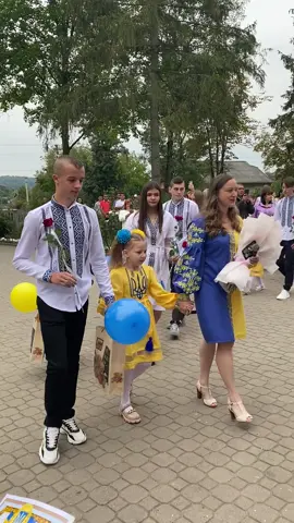#вишиванки #першийклас#яукраїнка #пишаюсьсвоєюкраїною🇺🇦🥰 #національнийодяг #першийдзвоник 