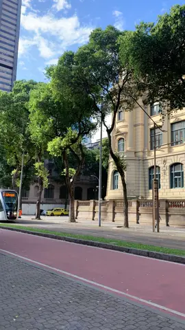 Biblioteca Nacional + VLT = ❤️ Rio de Janeiro #riodejaneiro #rj #021 #errejota #vlt #vltrio #centrodorio #centro #centrohistorico #bibliotecanacional #biblioteca #belleepoque #beleza #cultura #cinelandia #avenidariobranco #avenidacentral #historia #historico #fy #foryou #tiktok