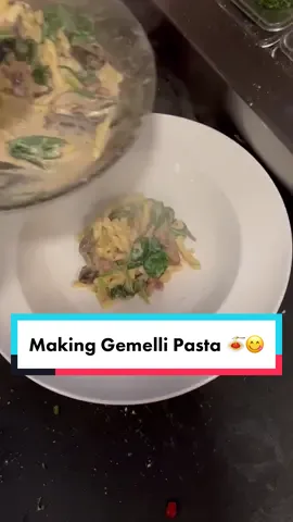 Yes please! @bruno_difabio taking us to school on the #gemellipasta. 🙌😋🍝 Happy Friday and wishing you an amazing weekend! We hope to see you soon :) #gemellipasta #mootzpizza #detroitpizza #detroitfood 