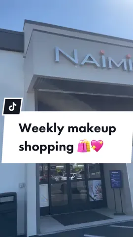 One of my favorite Pro makeup stores to shop at. 💖💖 #lifeofamakeupartist #makeupshopping #bridalmakeupartist #losangelesmakeupartist #glam #makeupblogger 