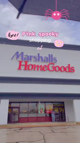 who else is obsessed with pink Halloween this year?🤭👻💕✨ #marshalls #homegoodsfinds #pinkhalloween #pinktok #girlytok #cutefinds♡