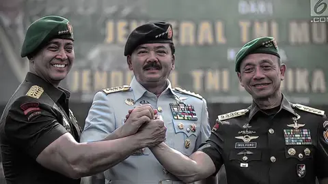 3 jenderal kebanggaan 🥰 #jenderalandikaperkasa #marsekaltnihaditjahjanto #jenderalmulyono