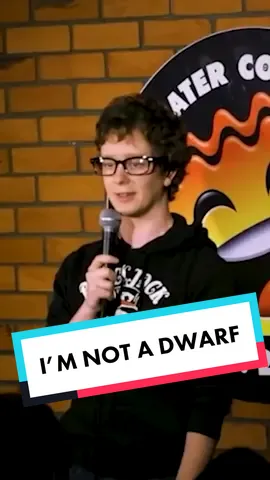 I’m not a dwarf… #h#hotwatercomedys#standupf#fypf#funnyp#paulsmithcomedyu#ukf#foryoupagef#foryous#sillyh#hilariousadamstaunton