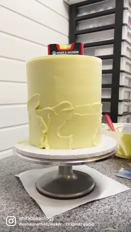 Check out my Insta story highlights for how to catch ganache cracks early